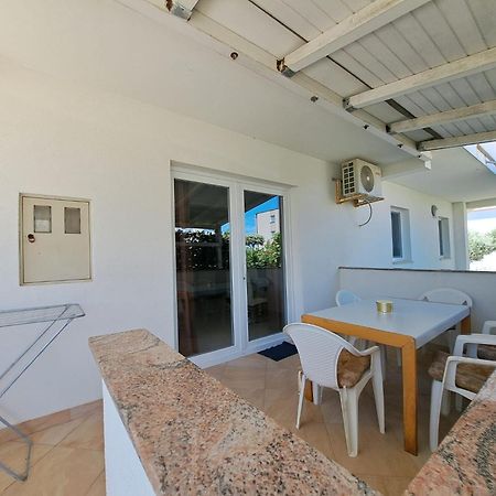 Apartments Maretic Mandre Εξωτερικό φωτογραφία