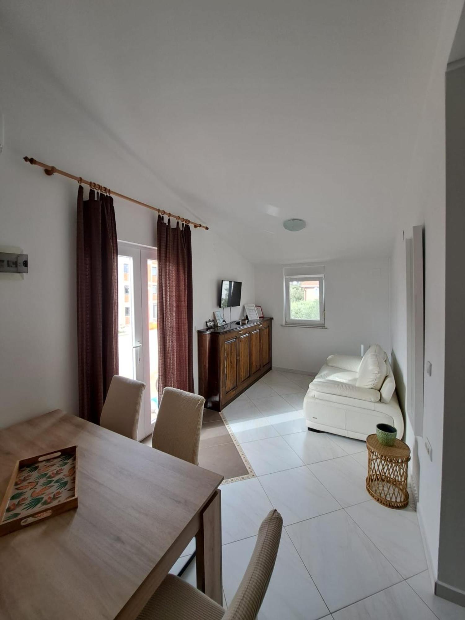 Apartments Maretic Mandre Εξωτερικό φωτογραφία
