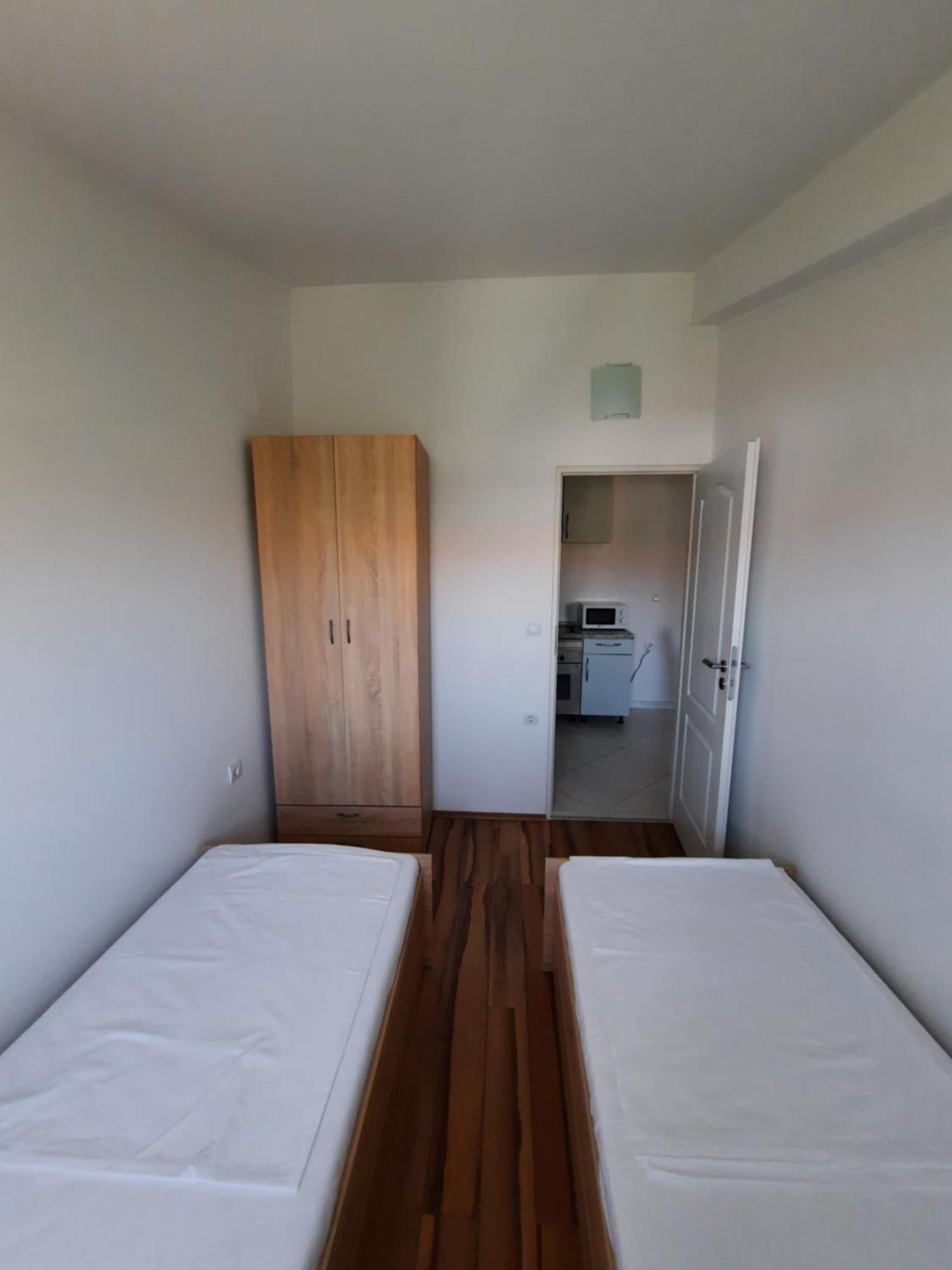 Apartments Maretic Mandre Εξωτερικό φωτογραφία