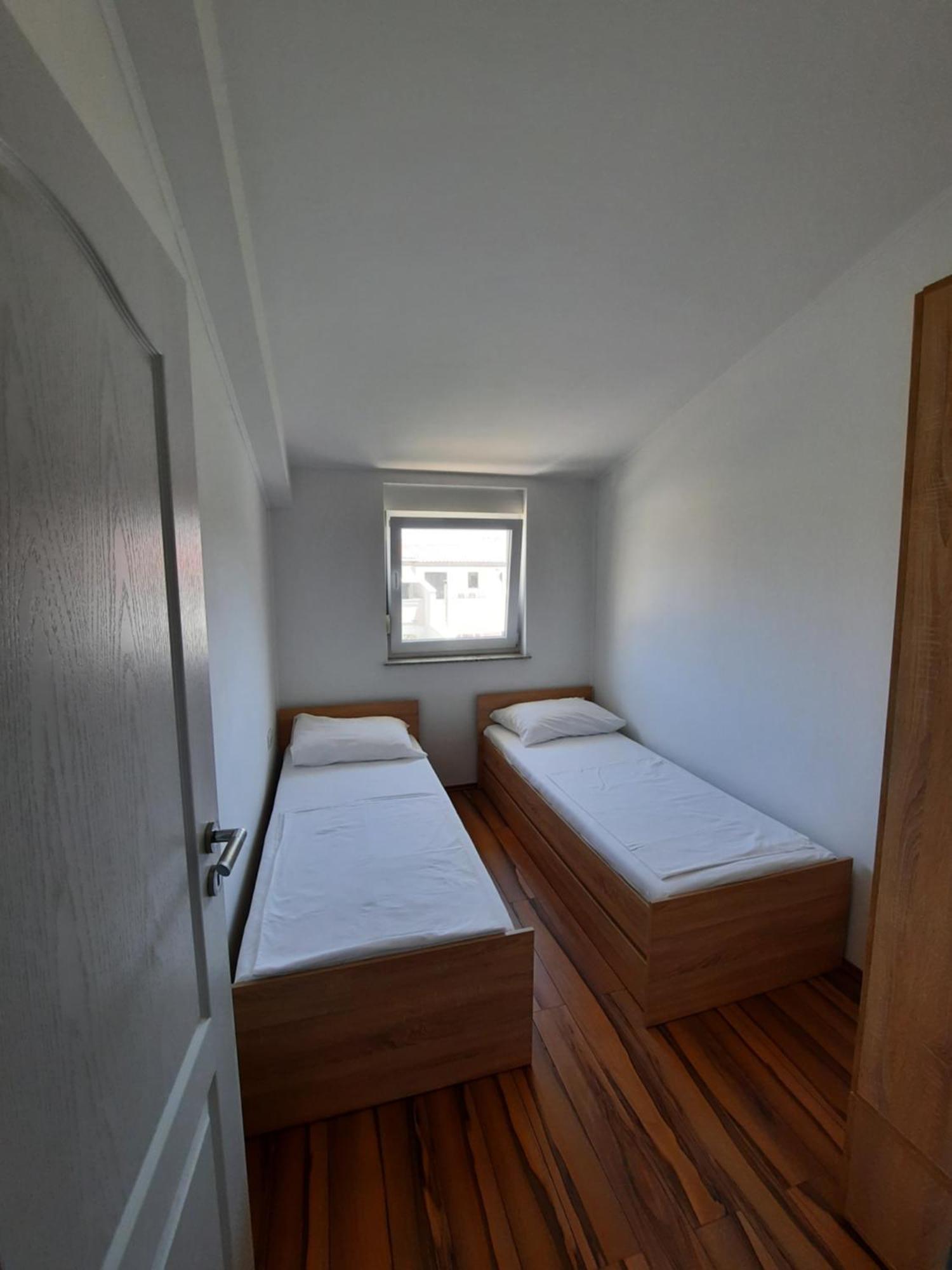 Apartments Maretic Mandre Εξωτερικό φωτογραφία
