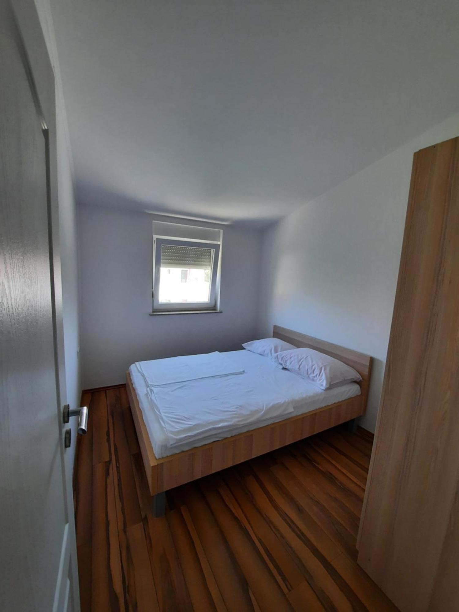 Apartments Maretic Mandre Εξωτερικό φωτογραφία